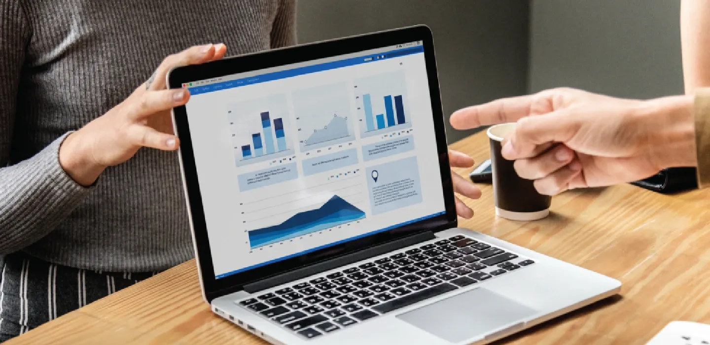 Why Is a Career in Data Analytics Ideal for Fresh Graduates?